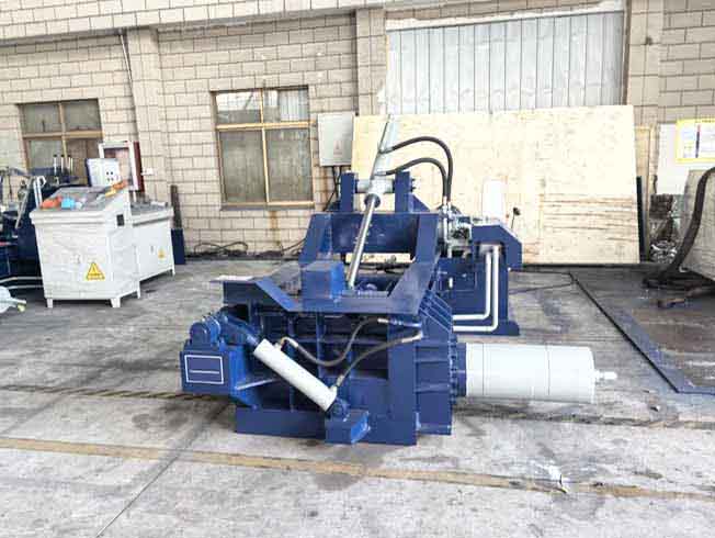 Compressing Scrap Metal press Baler machine