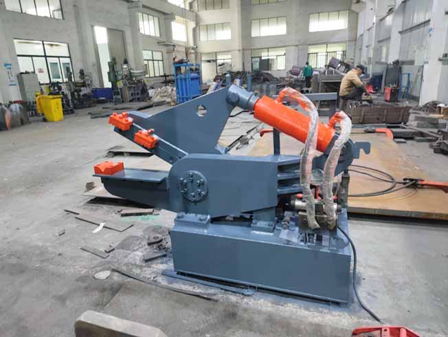 Hydraulic Integral Alligator Shear
