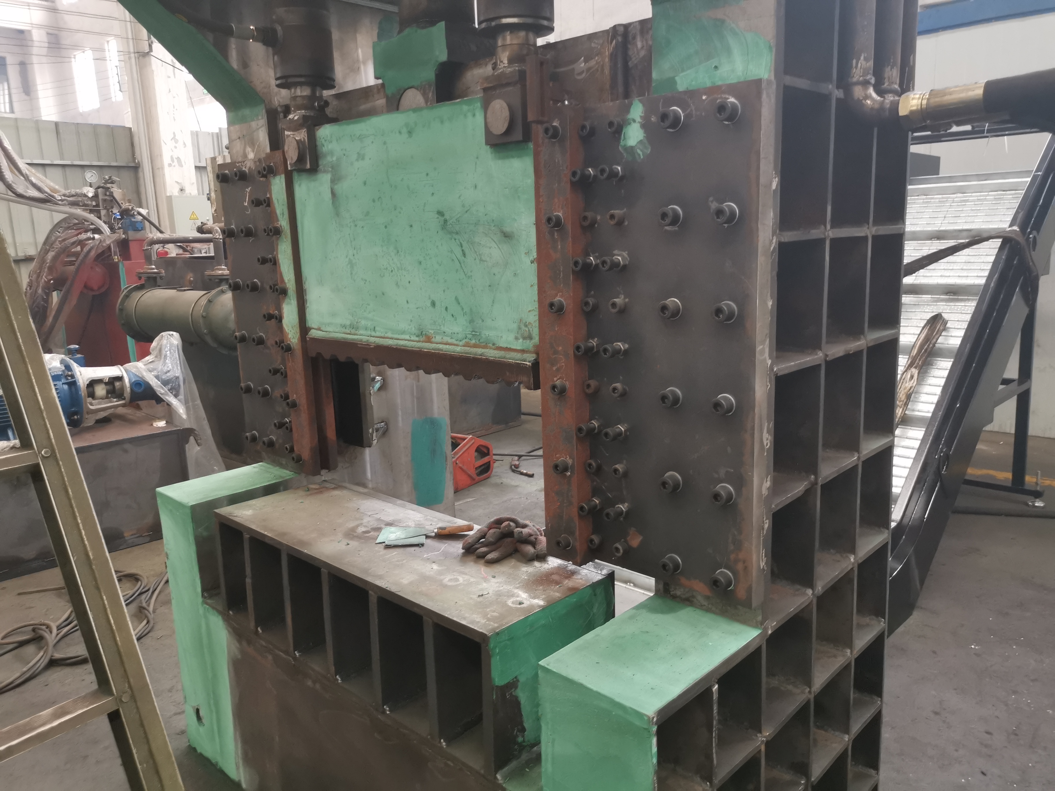 Vertical Steel Scrap Shearing Machine