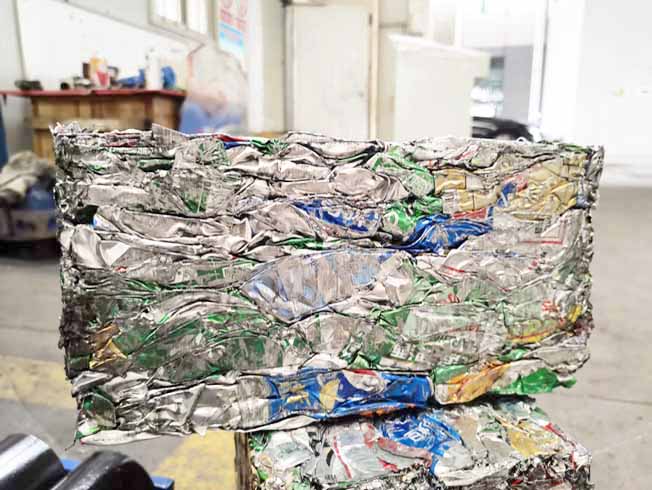 Waste Aluminum And Tin Can Pressing Baler Machine
