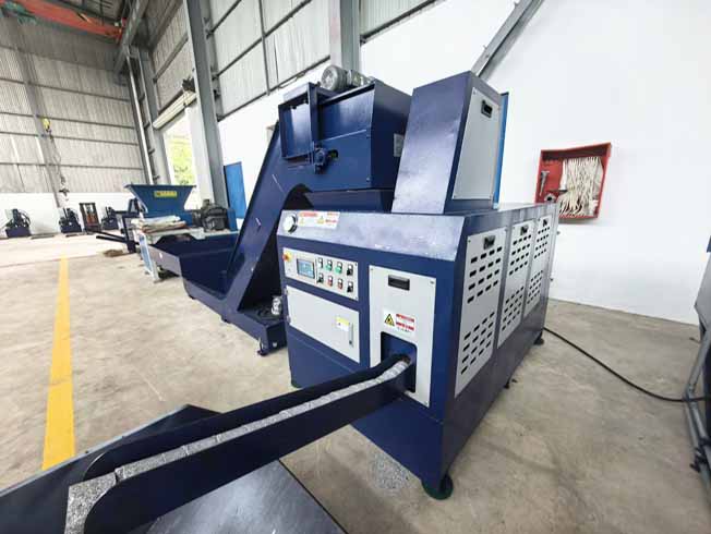 Metal Chip Compactor