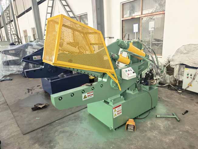 Hydraulic Integral Alligator Shear