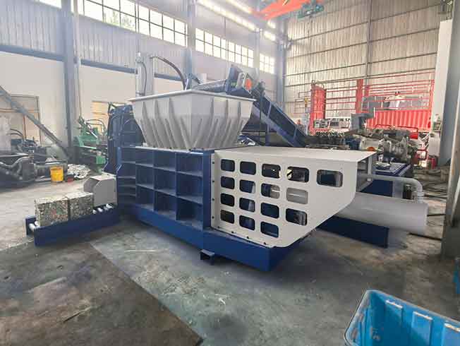 Triple Rams Compress Shear Baler