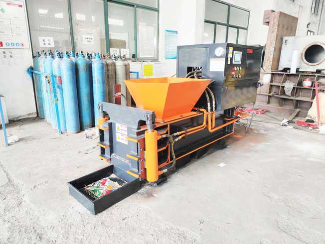 Front-Out Metal Scrap Baler