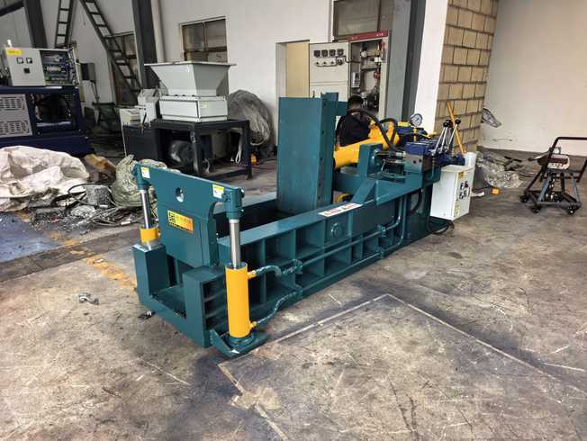 Front-Out Metal Scrap Baler