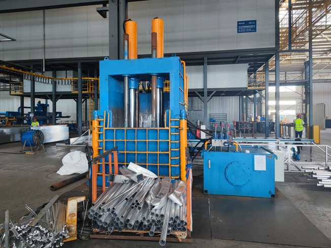Vertical Metal Scrap Baler