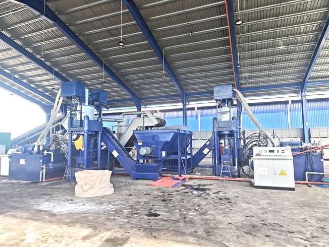 Vertical Pre-Press Briquette Press