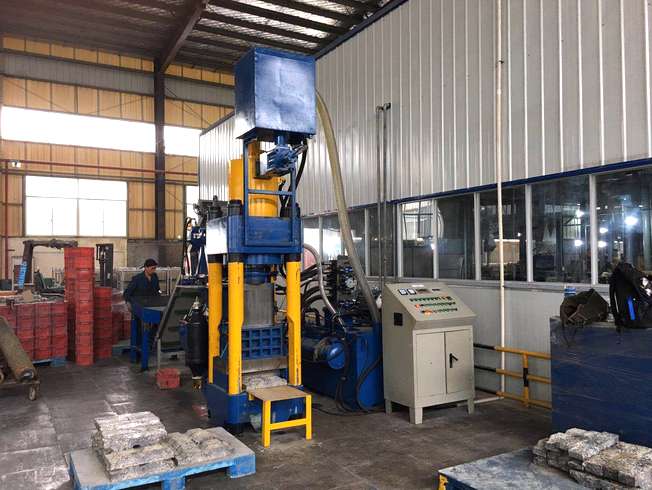 Vertical Briquetting Machine