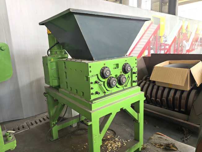 Four Shaft Shredder