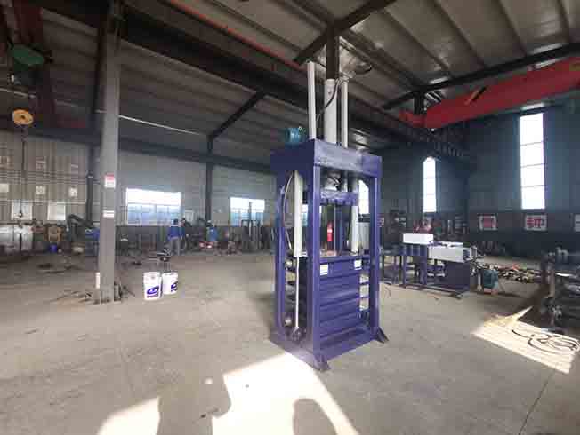 Used Clothing Baling Machine