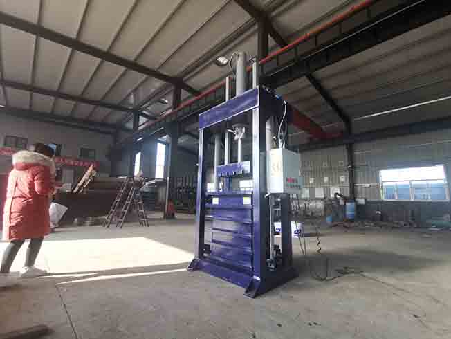 Used Clothing Baling Machine